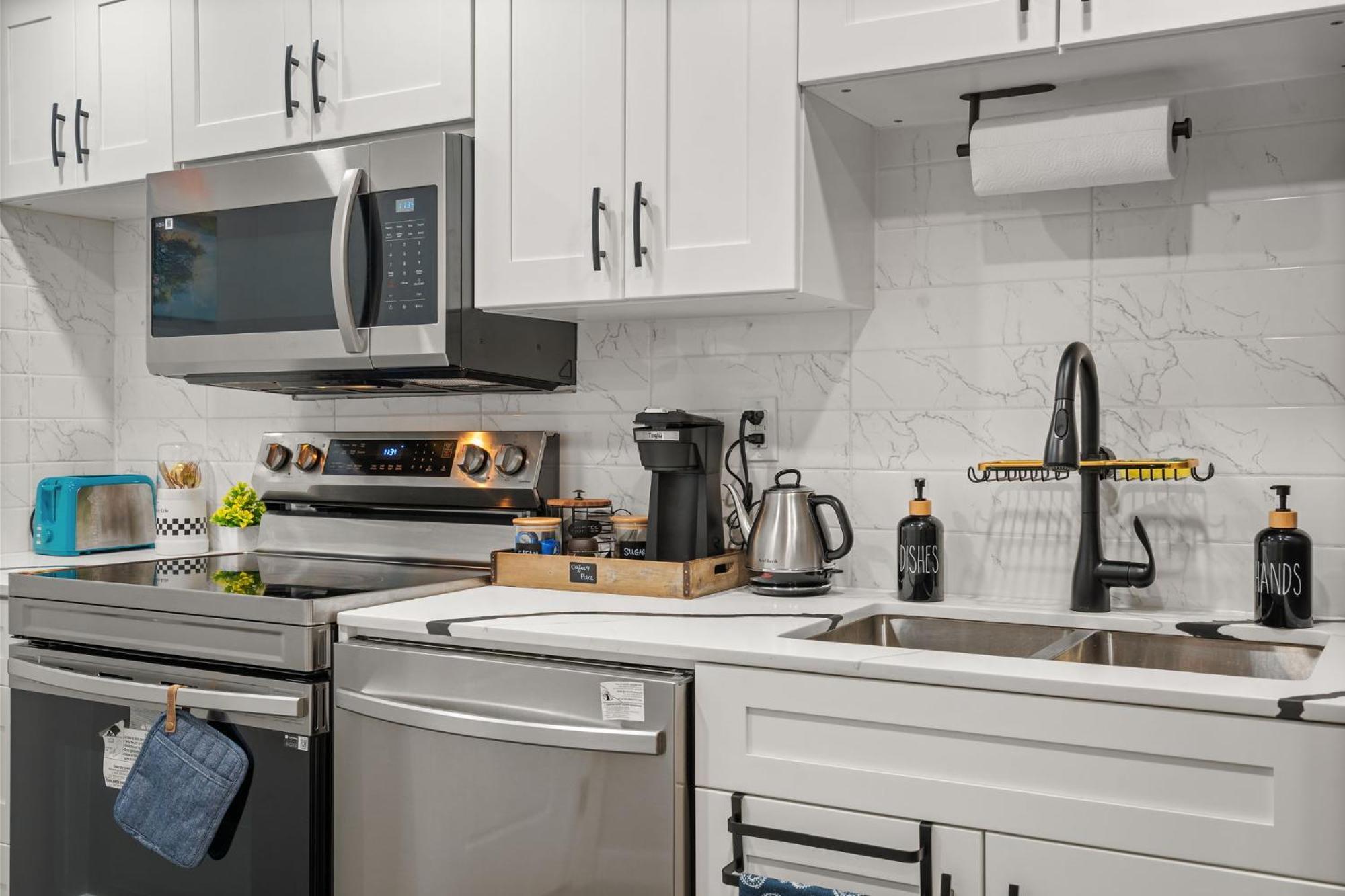 Meriweather - Calgary Breathtaking 1-Bedroom Apartment Eksteriør billede